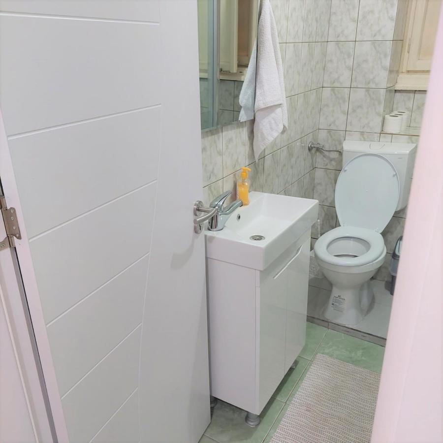 City Lux Square Apartments Скопие Екстериор снимка