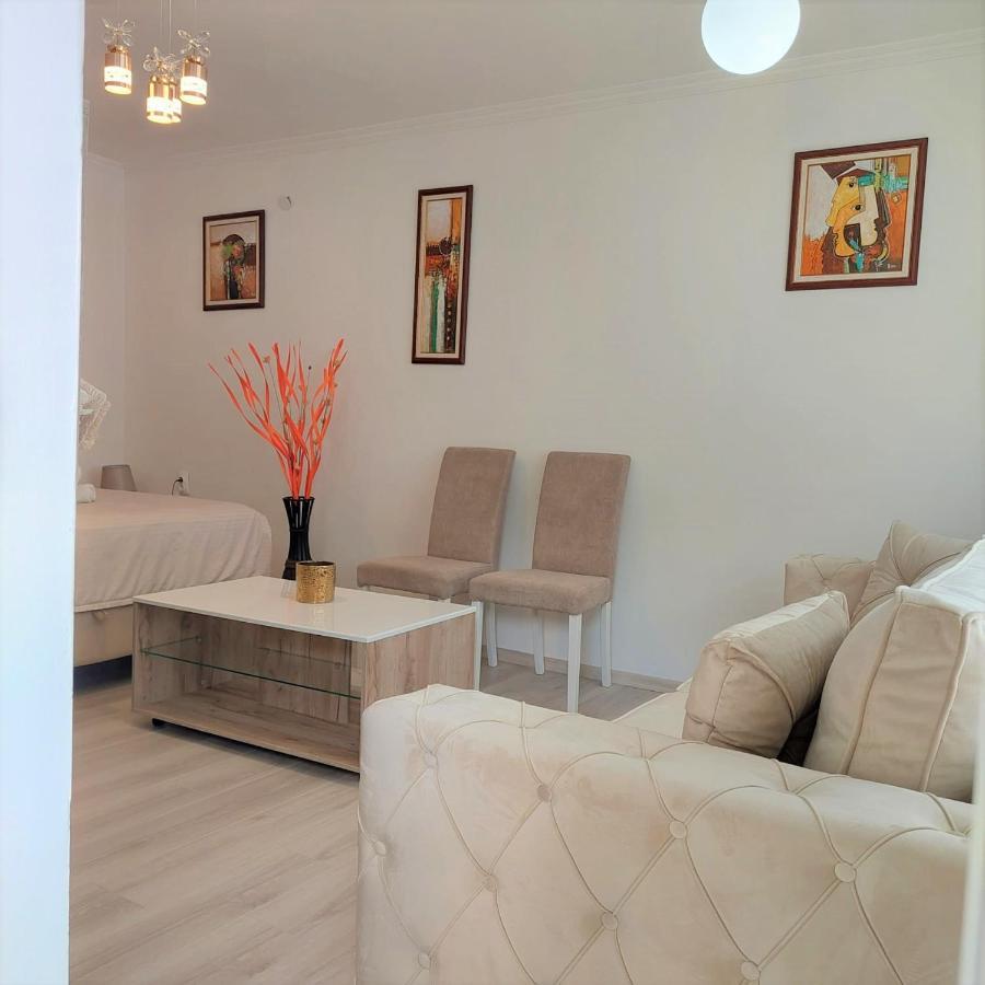 City Lux Square Apartments Скопие Екстериор снимка