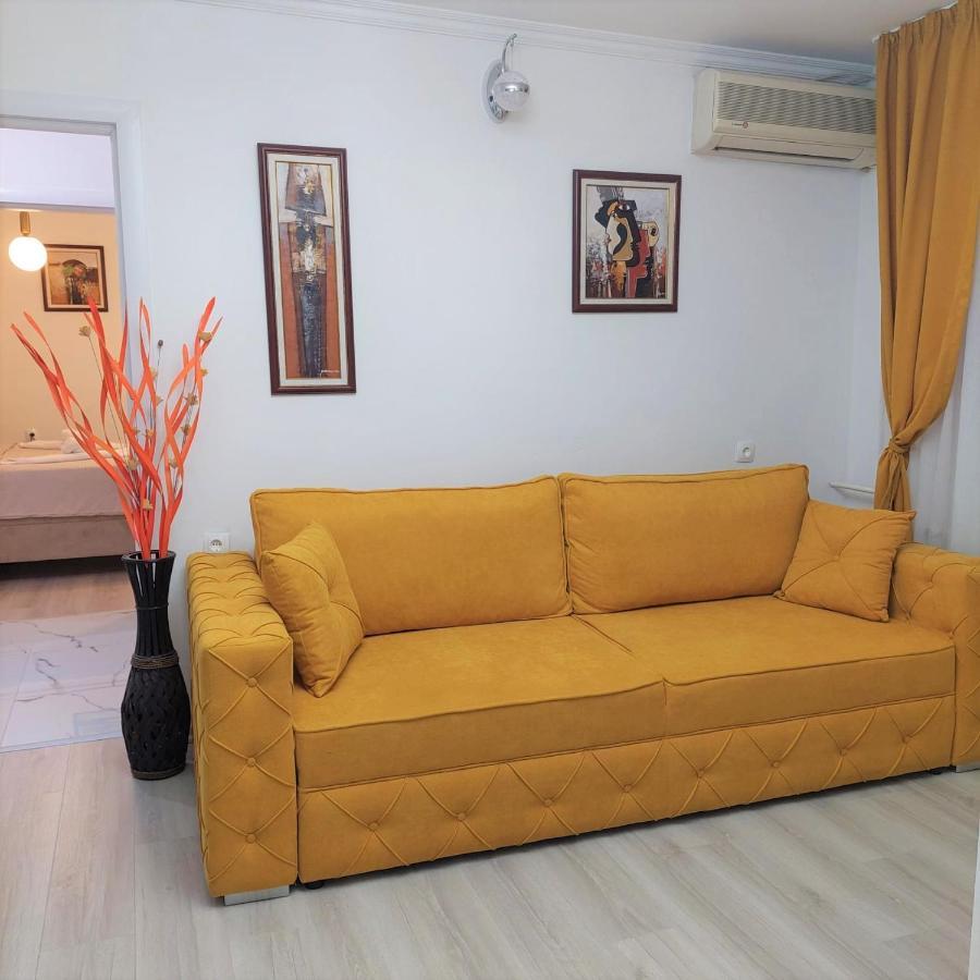 City Lux Square Apartments Скопие Екстериор снимка